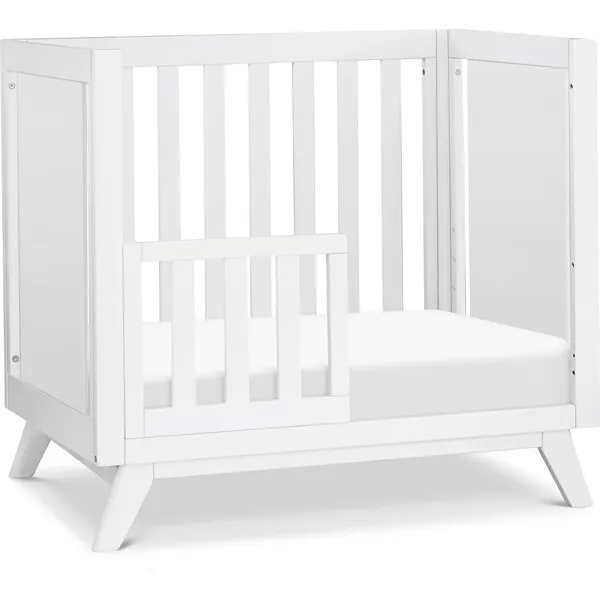 daVinci Otto 3-in-1 Convertible Mini Crib with 4