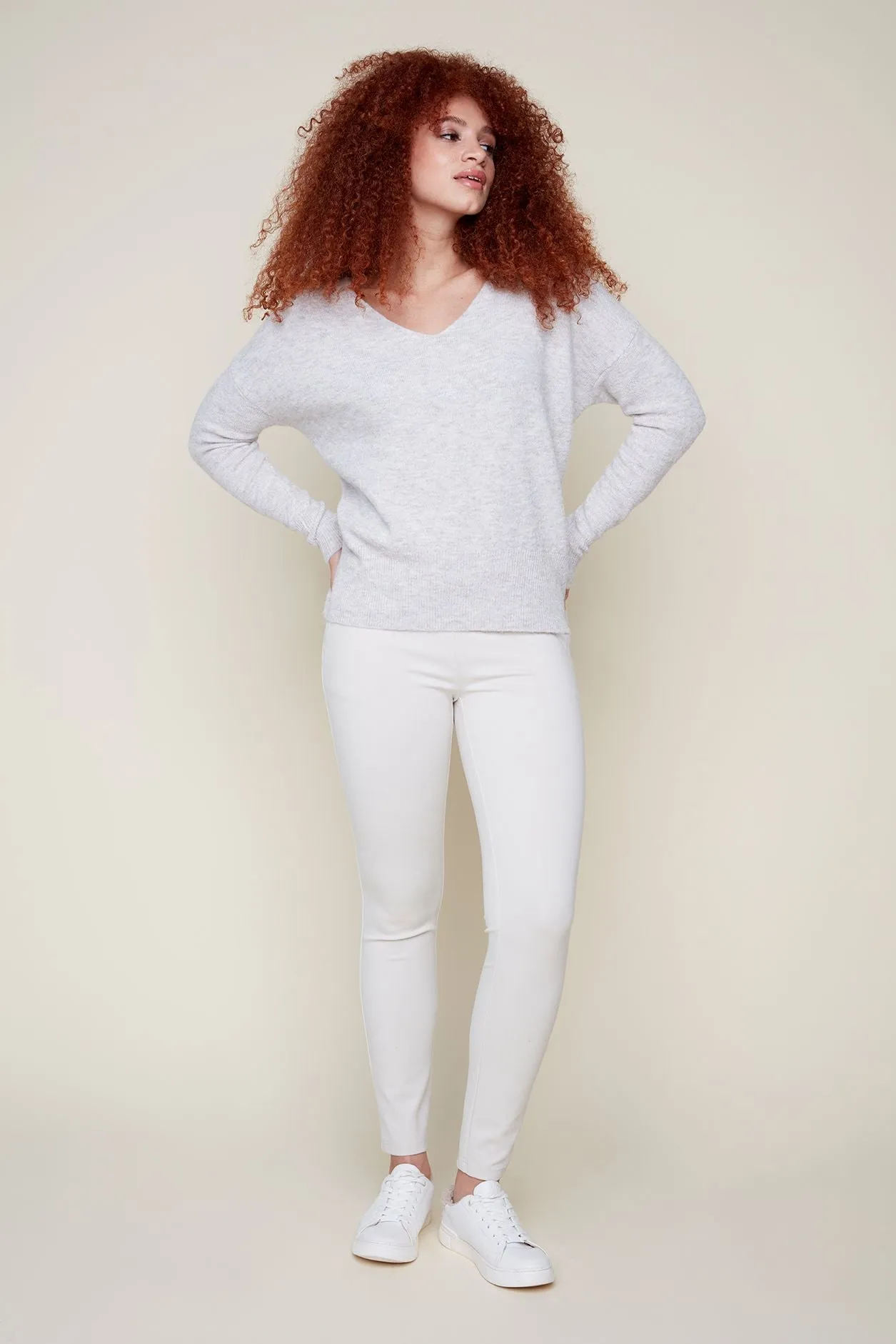 FINAL SALE Renuar R6905 V-Neck Sweater