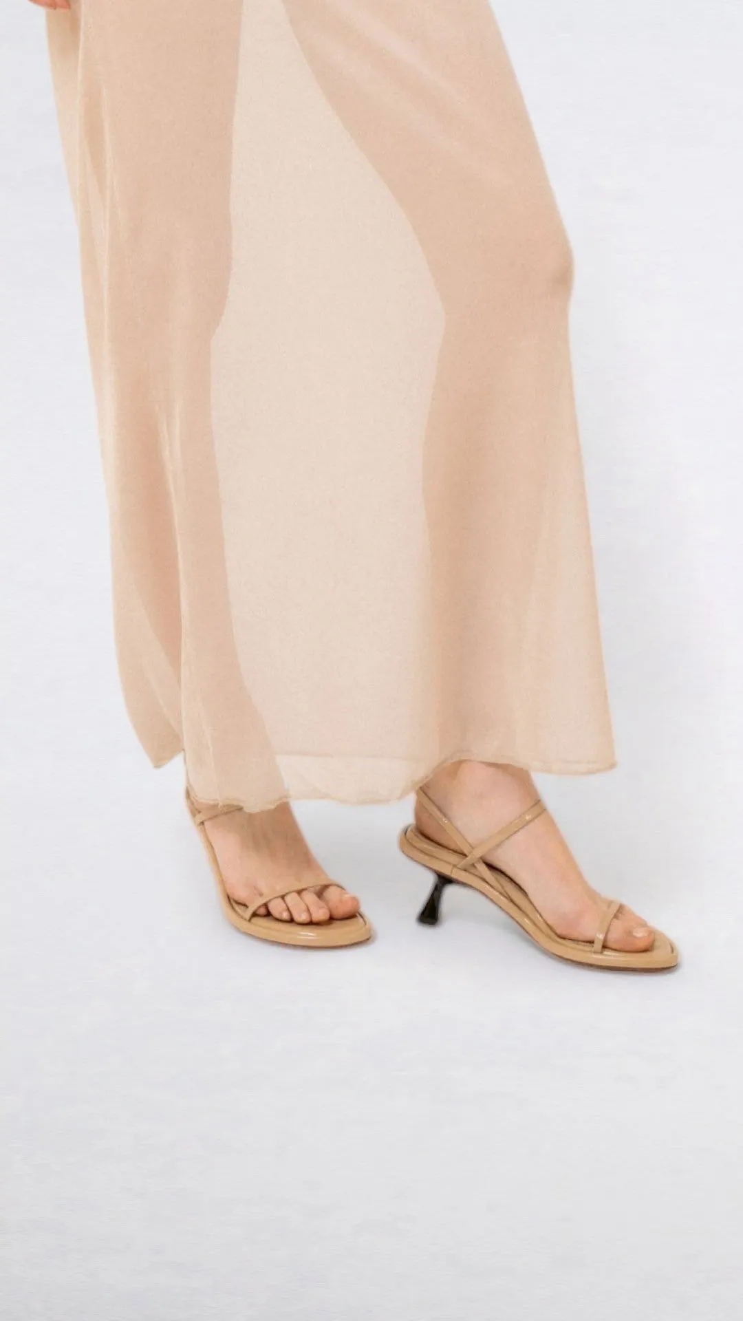 IVONE - Beige Patent Leather Sandals