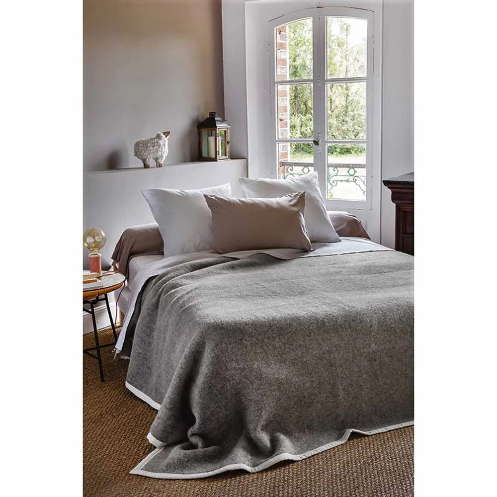 Poyet Motte Sant FE Blanket 100% Wool Blanket 500Gsm - King 108